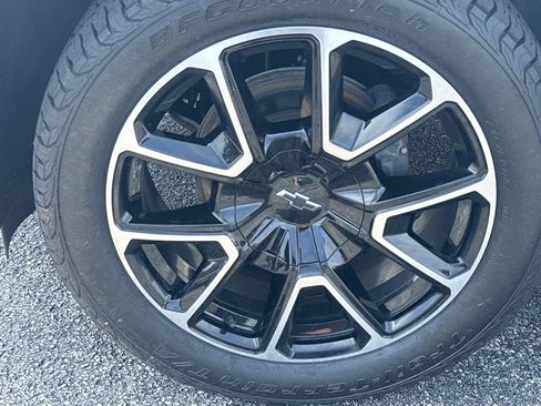 Certified 2024 Chevrolet Tahoe RST w/ Luxury Package AWD/4WD image 9