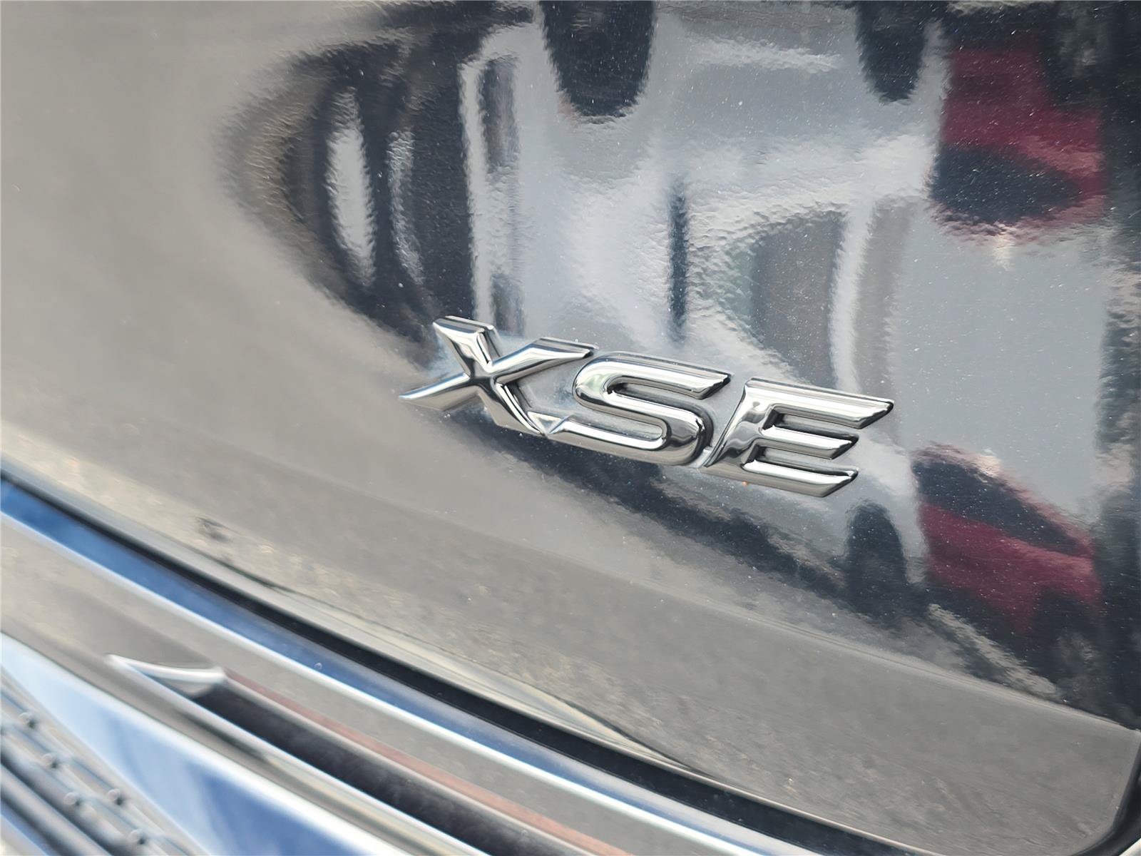 Used 2025 Toyota Sienna XSE w/ XSE Premium Package FWD image 4