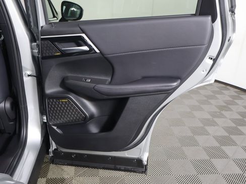 New 2026 Mitsubishi Outlander SE image 30