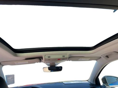 New 2025 Volkswagen Taos SE image 20