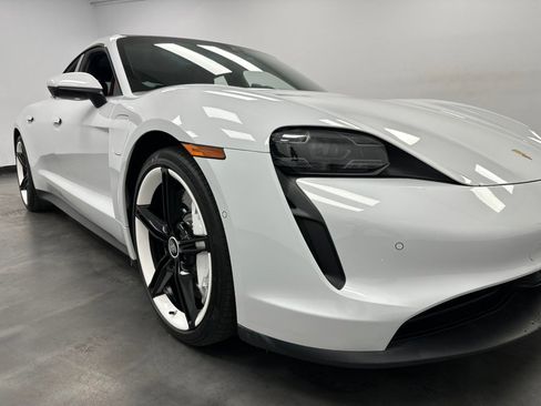 Used 2020 Porsche Taycan 4S image 19