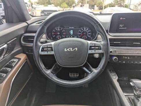 Used 2022 Kia Telluride SX w/ SX Prestige Package image 12