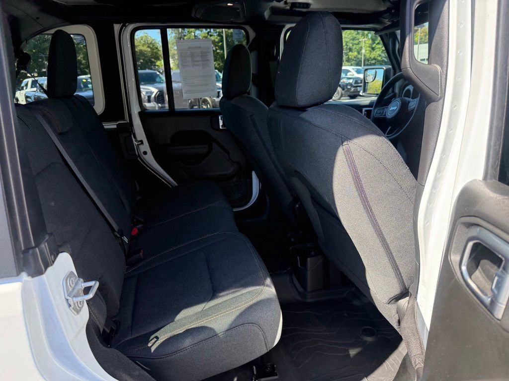 Used 2024 Jeep Wrangler Unlimited Sport AWD/4WD image 19