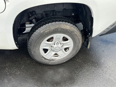 Used 2019 Toyota Tundra SR image 9