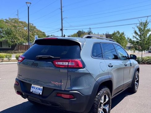Used 2014 Jeep Cherokee Trailhawk w/ Leather Interior Group AWD/4WD image 5