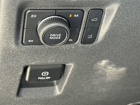 Used 2025 Ford Expedition Max Platinum AWD/4WD image 24
