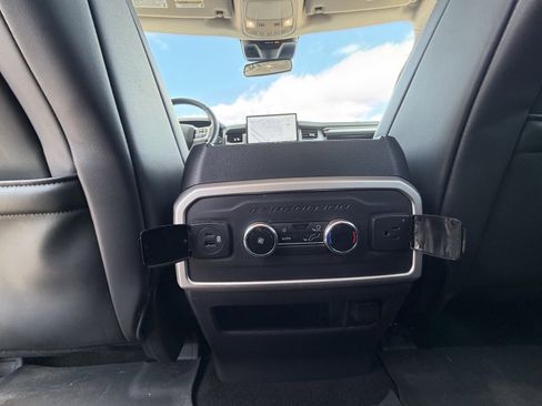 Used 2022 Ford Expedition Max XLT image 28