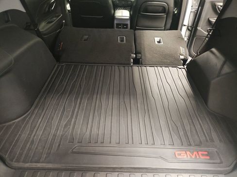 Used 2020 GMC Terrain SLT w/ Preferred Package image 15