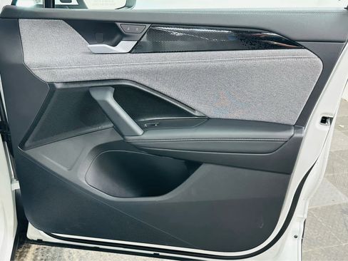 Certified 2025 Volkswagen Tiguan S image 24