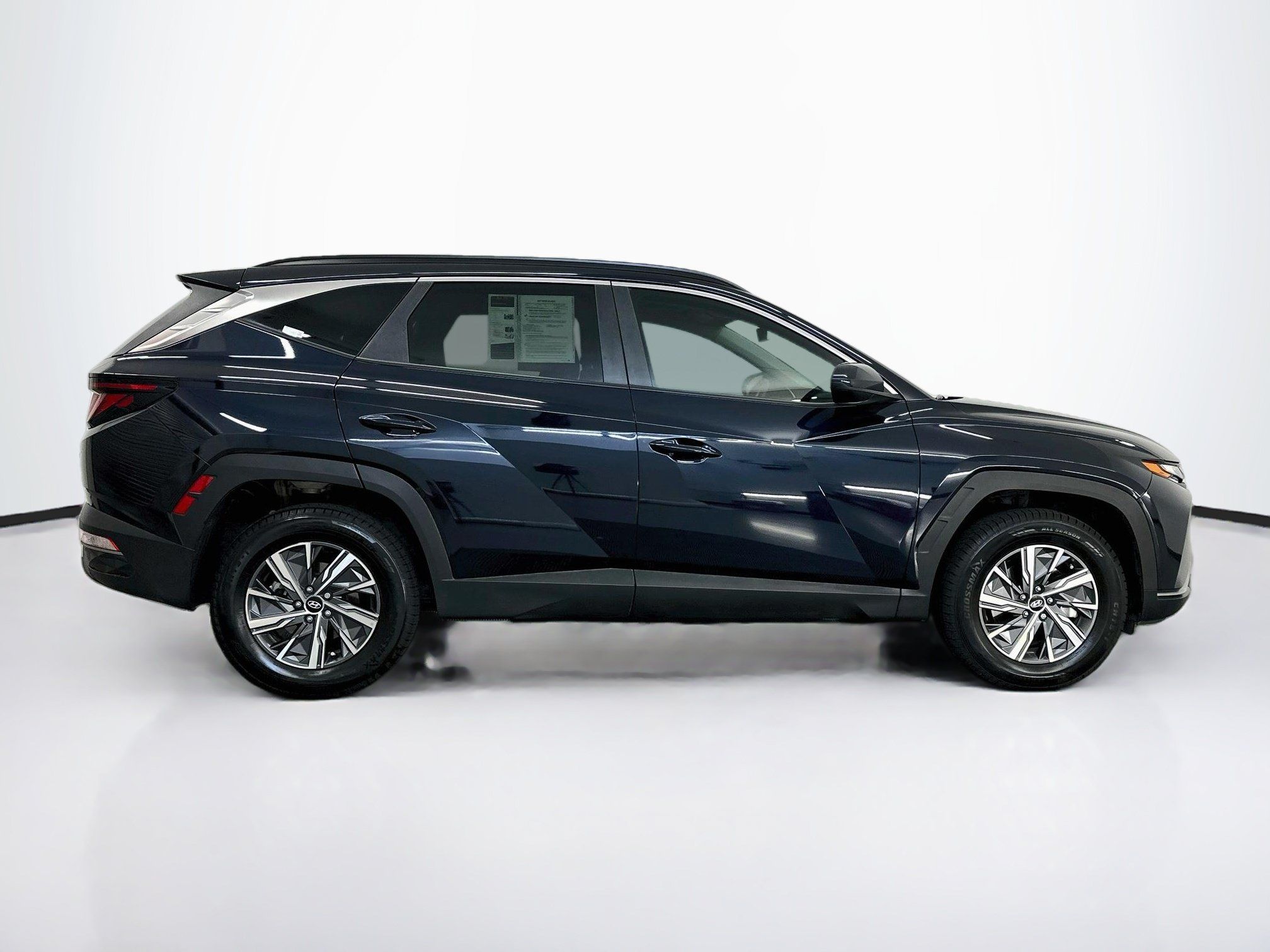 Used 2024 Hyundai Tucson Blue AWD/4WD image 10