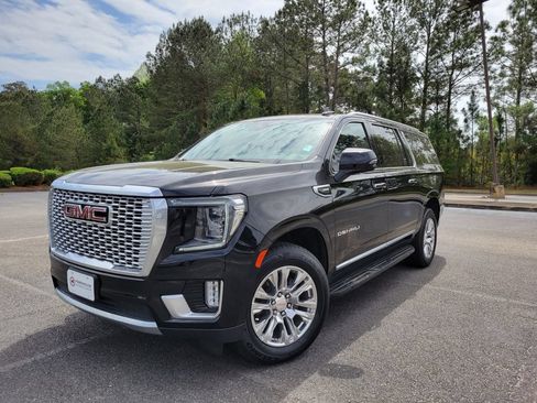 Used 2024 GMC Yukon XL Denali AWD/4WD image 1