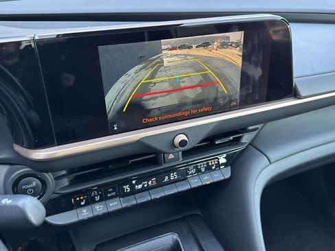 Used 2024 Toyota Crown Limited image 12