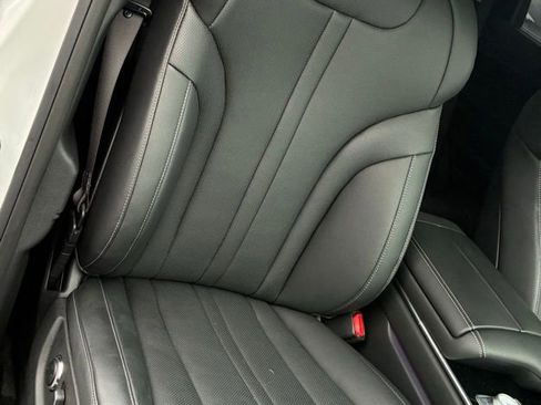 Used 2025 Genesis GV80 2.5T image 21