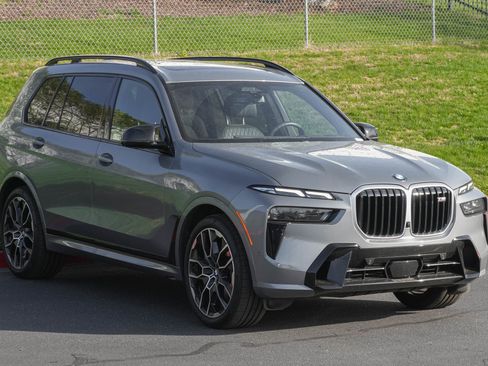 Used 2026 BMW X7 M60i image 2