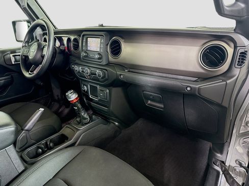 Used 2021 Jeep Gladiator Sport image 30