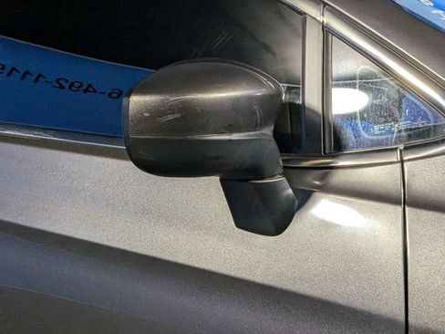 Used 2022 Chrysler Voyager LX FWD image 11