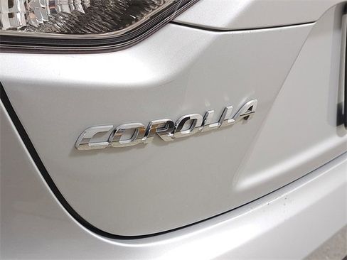 Used 2023 Toyota Corolla LE image 9