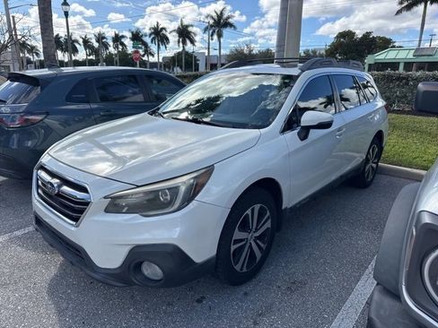 Used 2018 Subaru Outback 2.5i Limited image 2