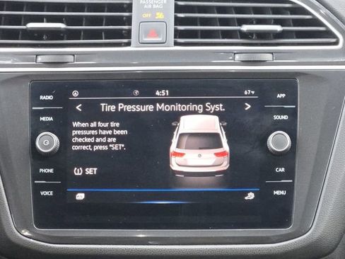Certified 2023 Volkswagen Tiguan SE FWD image 17