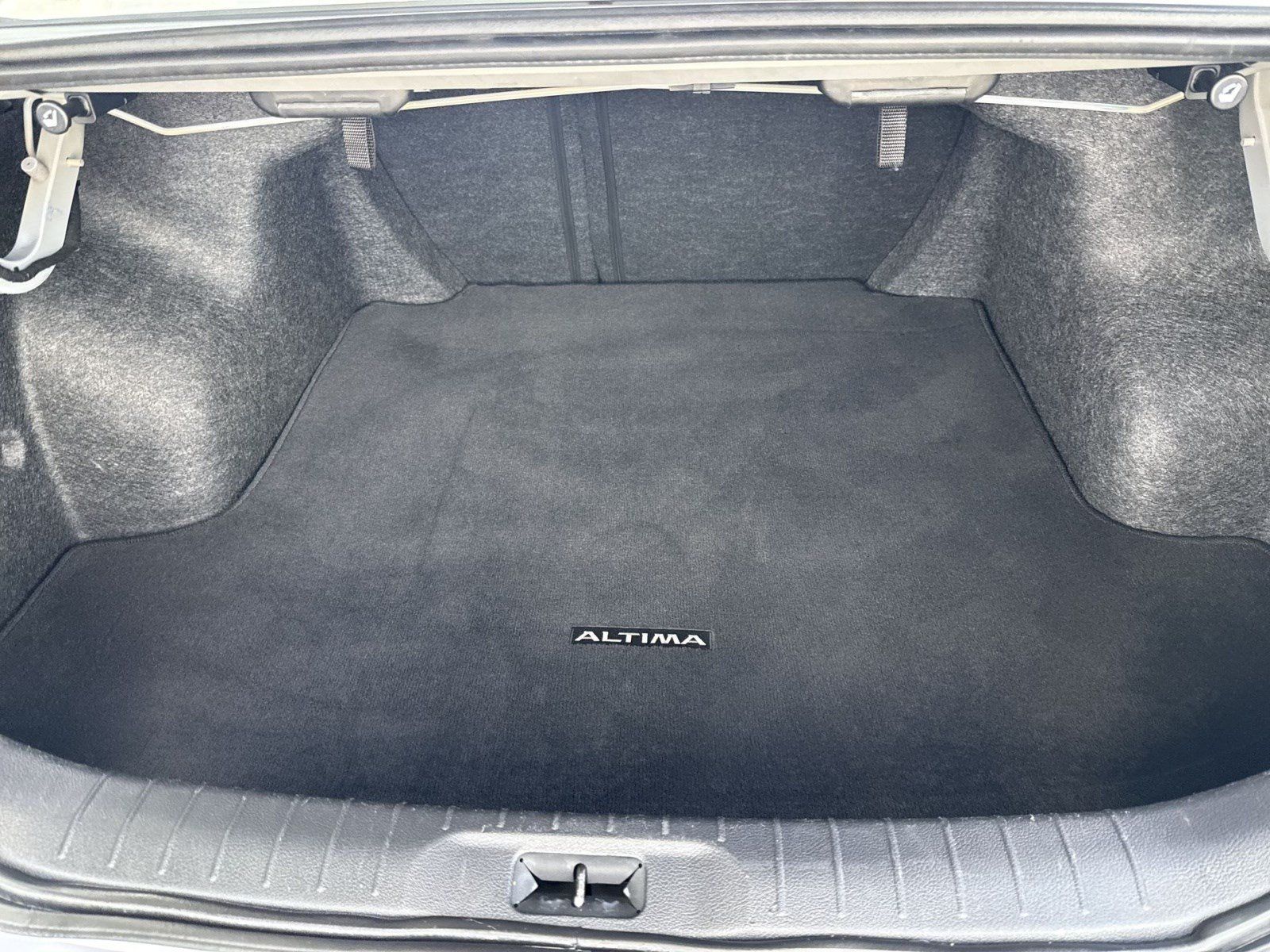 Used 2024 Nissan Altima 2.5 SR FWD image 23