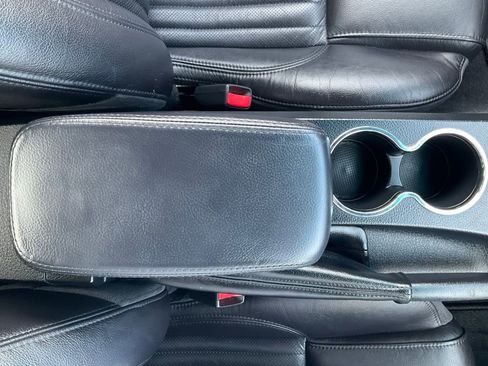 Used 2005 Ford Thunderbird image 32