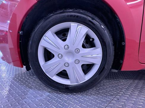 Used 2014 Toyota Corolla LE FWD image 2