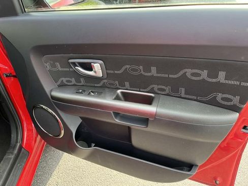 Used 2012 Kia Soul + w/ Audio Pkg FWD image 21