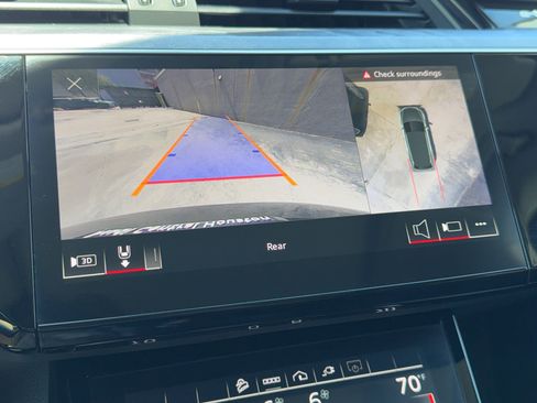 Used 2021 Audi e-tron Premium w/ Convenience Plus Package image 24