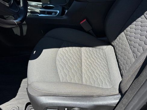 Used 2020 Chevrolet Equinox LT image 32