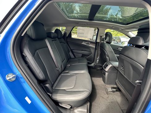 New 2026 Kia Sportage EX w/ EX Panorama Roof Package image 18