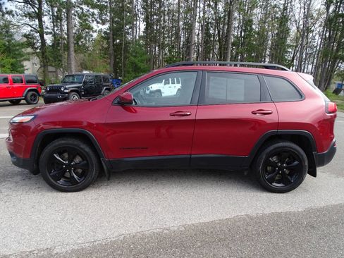 Used 2017 Jeep Cherokee High Altitude w/ Luxury Group AWD/4WD image 9