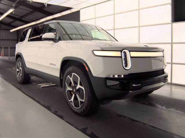 Used 2024 Rivian R1S Adventure Quad AWD/4WD image 3