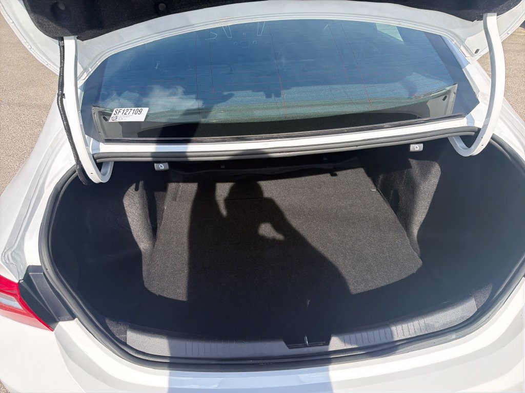Used 2025 Chevrolet Malibu LT FWD image 9