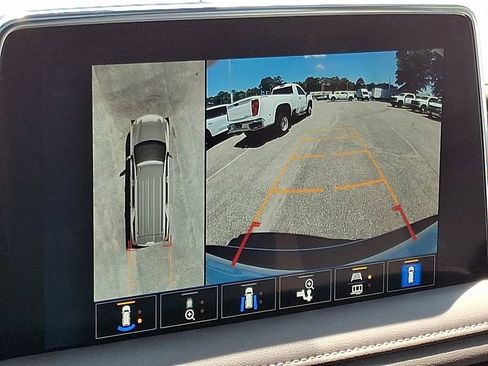 Used 2022 Chevrolet Tahoe Z71 w/ Luxury Package AWD/4WD image 19
