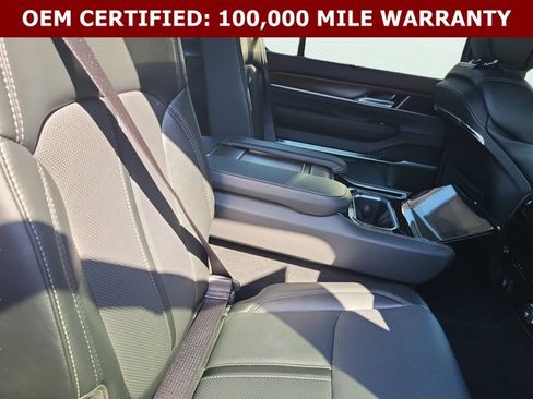 Certified 2024 Jeep Grand Wagoneer Series I AWD/4WD image 11