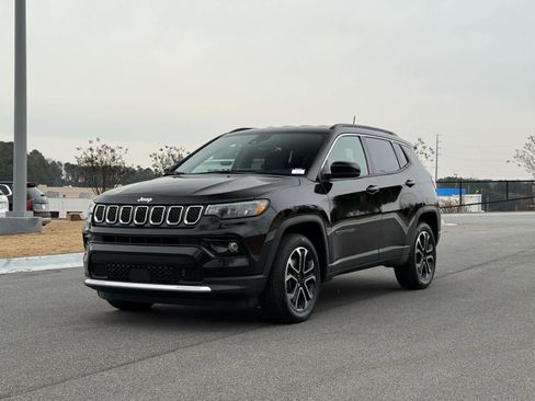 Used 2024 Jeep Compass Limited image 1