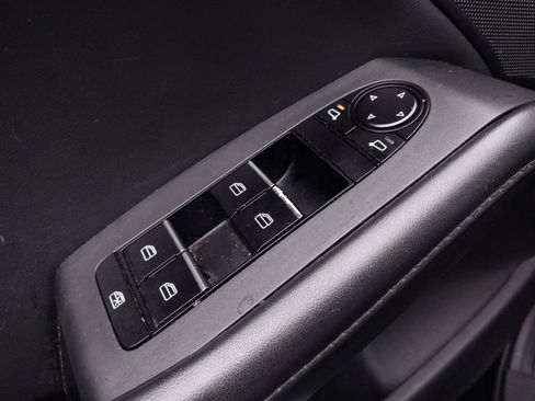 Used 2023 MAZDA MAZDA3 s image 19