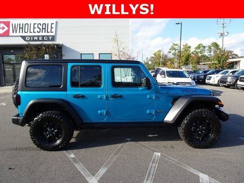 Used 2024 Jeep Wrangler Unlimited image 3