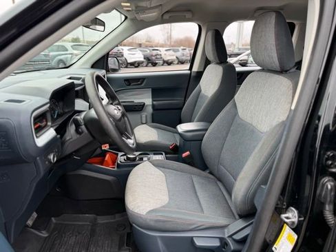 Certified 2022 Ford Maverick XLT image 2