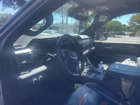 Used 2024 GMC Sierra 2500 AT4 w/ Technology Package AWD/4WD image 5