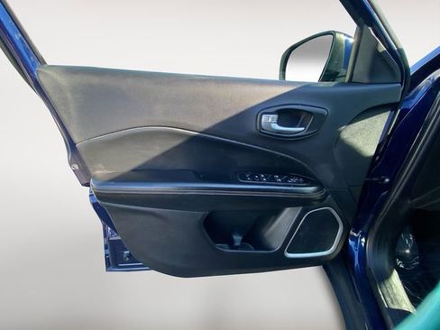 Used 2018 Jeep Compass Latitude w/ Popular Equipment Group image 16