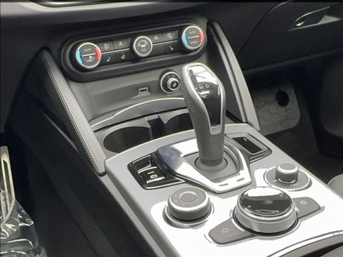 New 2026 Alfa Romeo Stelvio Sprint w/ Convenience Package AWD/4WD image 39