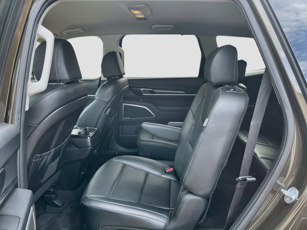 Used 2023 Kia Telluride S FWD image 25