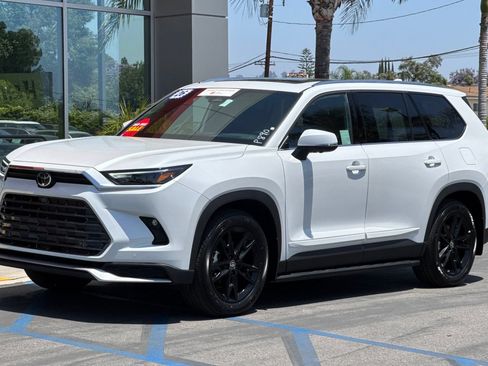 Certified 2026 Toyota Grand Highlander AWD Hybrid image 9