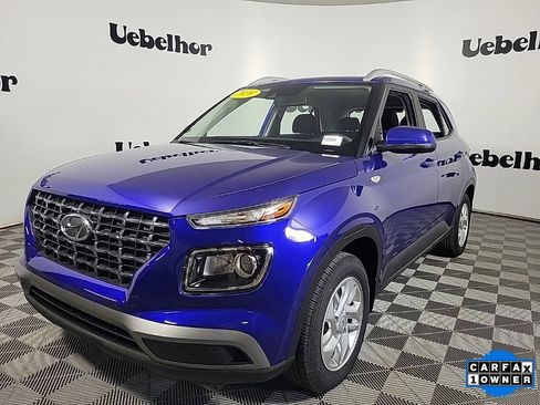 Used 2020 Hyundai Venue SEL image 3