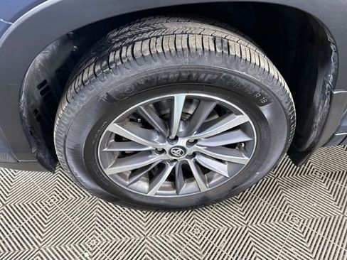 Used 2018 Toyota Highlander XLE image 10