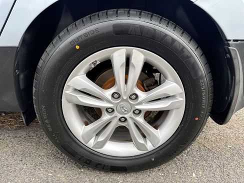 Used 2011 Hyundai Tucson GLS image 19