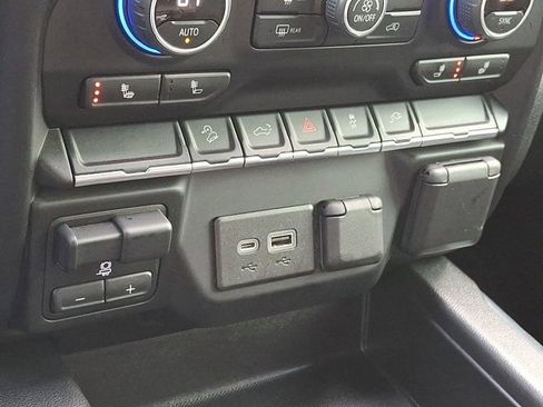 Used 2022 Chevrolet Silverado 1500 LT Trail Boss w/ Convenience Package II image 28