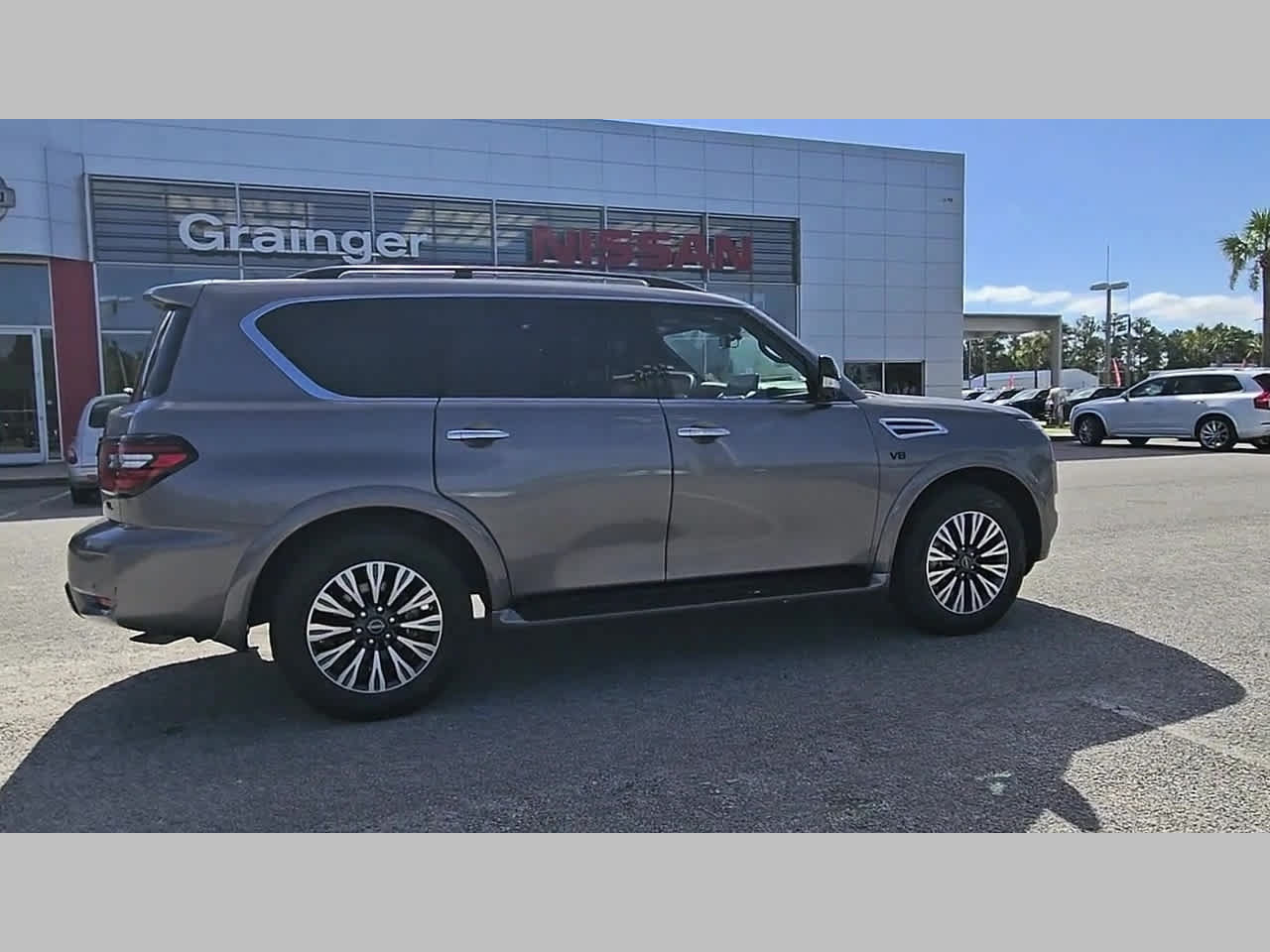Used 2022 Nissan Armada SL w/ Midnight Edition Package RWD image 35