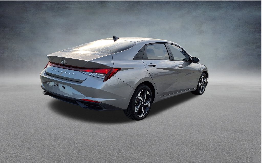 Used 2023 Hyundai Elantra SEL w/ Convenience Package FWD image 7